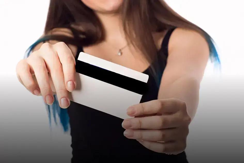 Cartão de crédito para negativados Nubank: como conseguir um