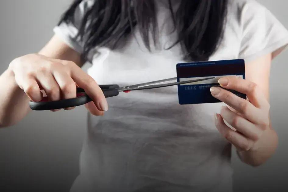 Qual banco fornece cartão de crédito para negativado e como conseguir um